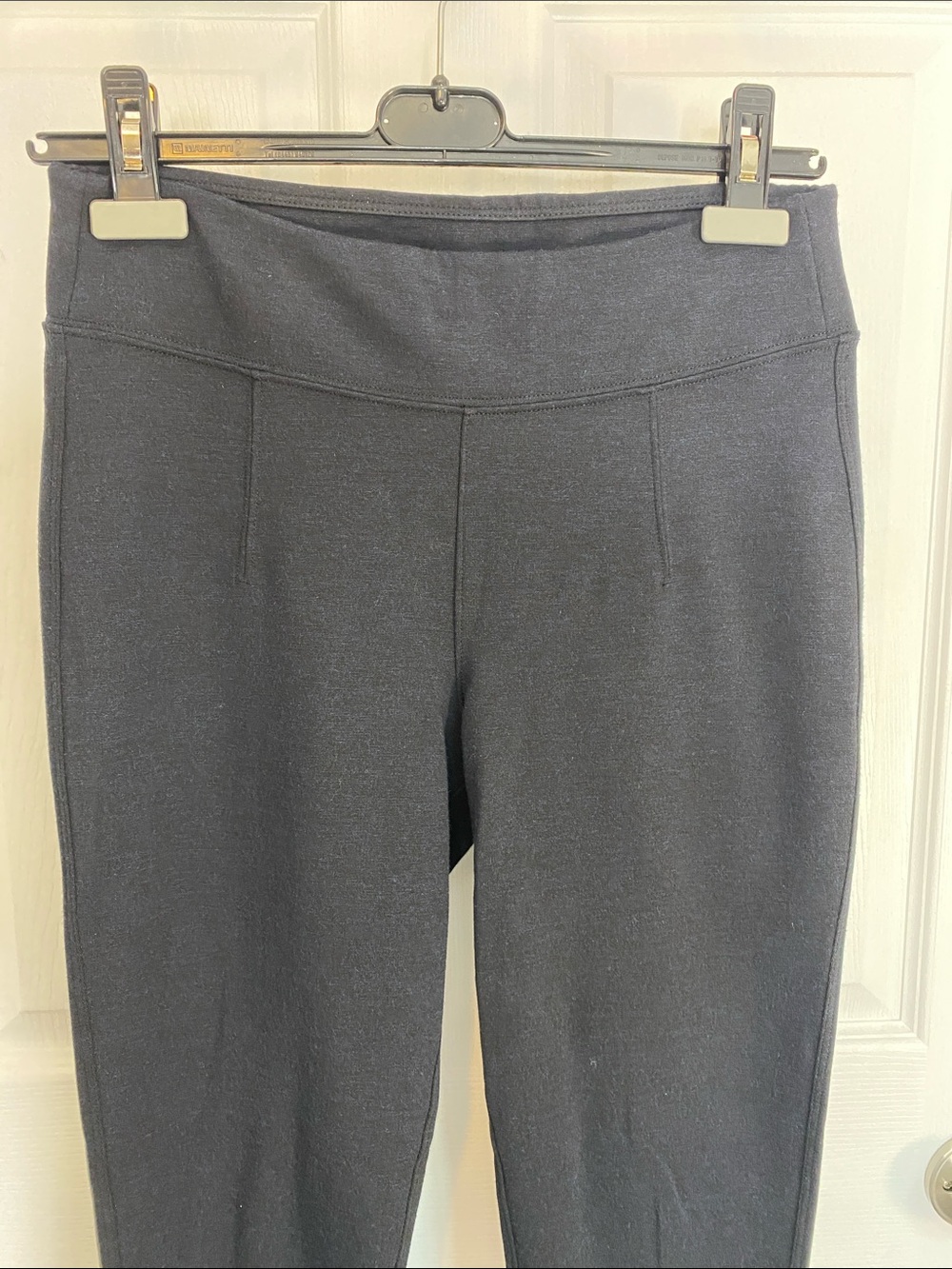 Kit and Ace Black Pull-On Ponte Cuffed Ankle Pants Quiet Luxury Size 6 - Picture 3 of 16